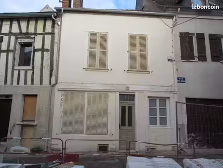 location maison de ville