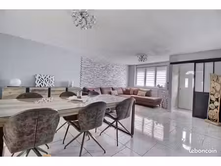 maison familiale 115 m²  4 chambres  jardin et grand garage à wattrelos