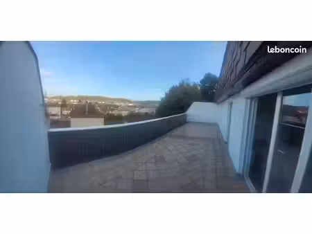 f2 45 m² avec grande terrasse