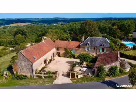 maison à louer à 12mn de sarlat  de septembre 2026 à avril 2027 uniquement (3 mois minimum