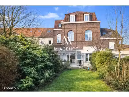 maison 11 pièces 295 m²