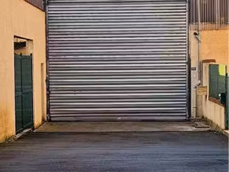 loue hangar