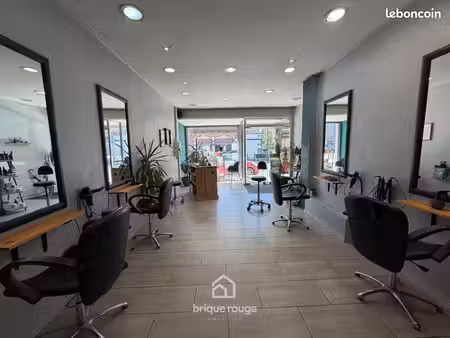 local coiffure 55 m²