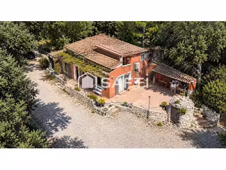 villa de 134 m² sur parc paysager de 8016 m²