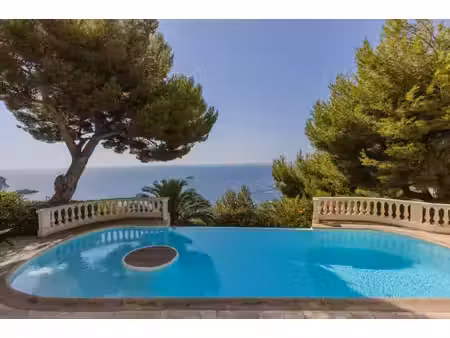 èze bord de mer – villa lumineuse avec vue panoramique sur la mer et le cap ferrat