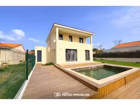 villa contemporaine avec piscine à roujan