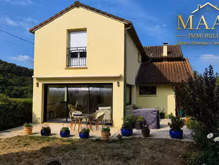 cajarc – maison entièrement rénovée - piscine couverte  grand garage
