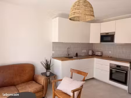 maison de ville neuve meublée – 3 chambres – 75 m² – la rochelle – 1 500 /mois