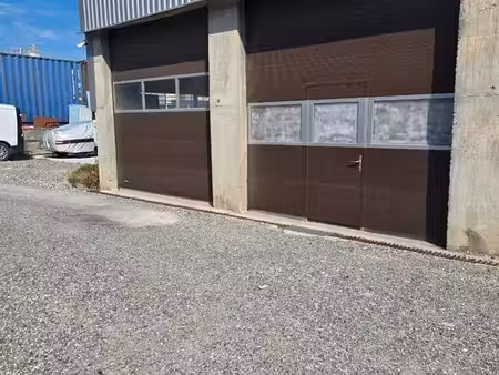 entrepot 140 m2