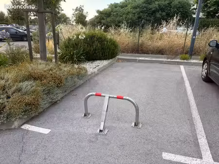 place de parking privative résidence fermée et sécurisée