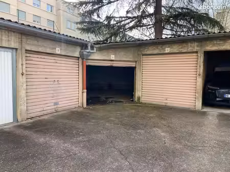 grand garage / stockage