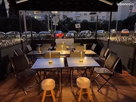 café bar restaurant