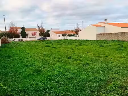 vente terrain 600 m² à lagord (17140)  405 000 €