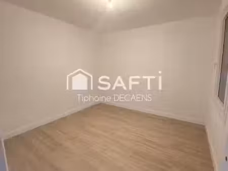 location locaux professionnels 2 pièces 110 m² à mazières-de-touraine (37130)  270 €