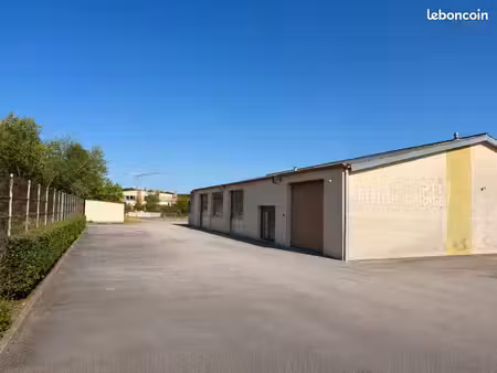 entrepôt / bureaux / dépôt – 250 m² + 460 m² extérieur – zi bavilliers / argiésans