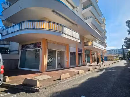 a vendre local commercial proche plage