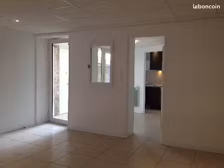 location local professionnel bureau ou dépôt de matériel
