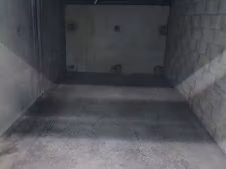 box fermé et sécurisé 14 m2 à vendre - massy
