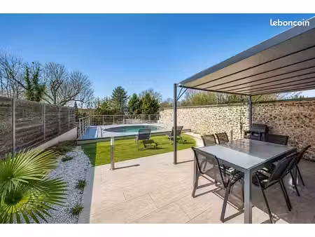 maison de charme avec piscine au cœur de bourg d’itteville