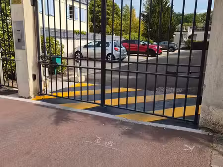 vends ou loue parking