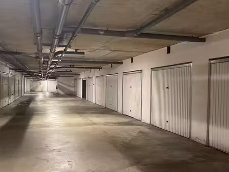 garage sous terrain sécurisé sec à louerr