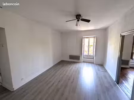 appartement t2 50m² face a la mairie