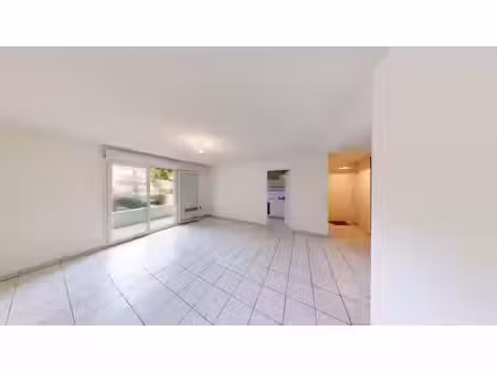 location appartement 3 pièces 63.61 m² à tarbes (65000)  675 €