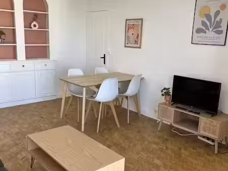location meublée appartement 1 pièce 62 m² à creteil (94000)  650 €
