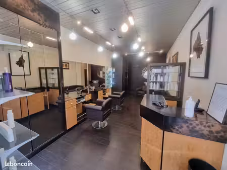 local commercial / bureau / salon de coiffure à louer – centre-ville de rodez – prêt à tra