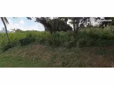 terrain 968 m²