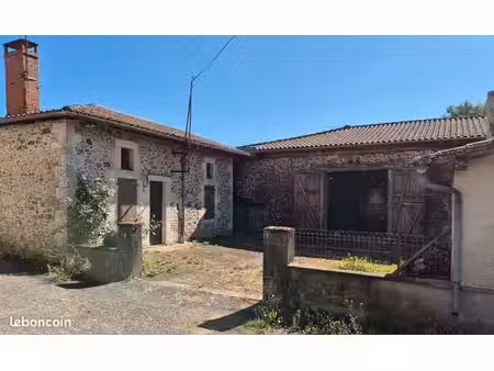 maison  massignac 16130
