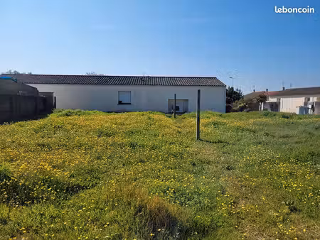 terrain 361 m² echillais