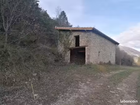 grange en pierres 63m2+mezzanine  toit neuf  4h de bois attenants  quiétude