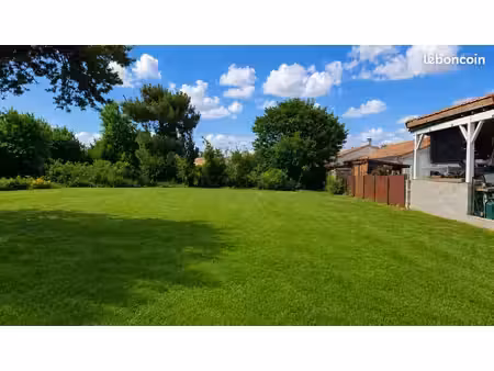 terrain constructible 3370m2 à margès