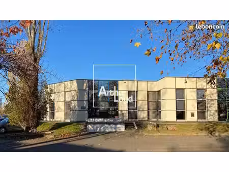 bureaux 73 m²