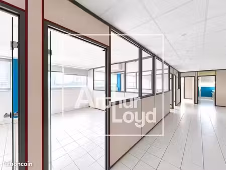 bureaux 153 m²