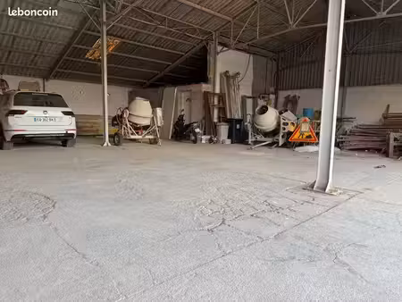 hangar 200m2