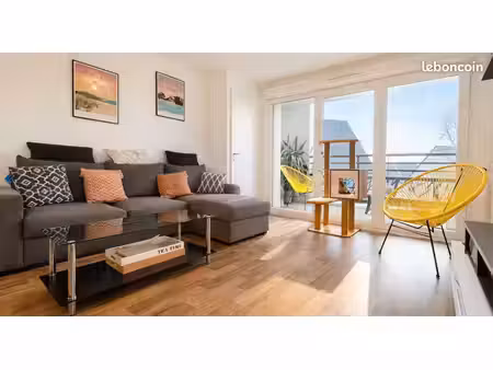 appartement récent de type 2 à pleurtuit avec loggia  cave et stationnement