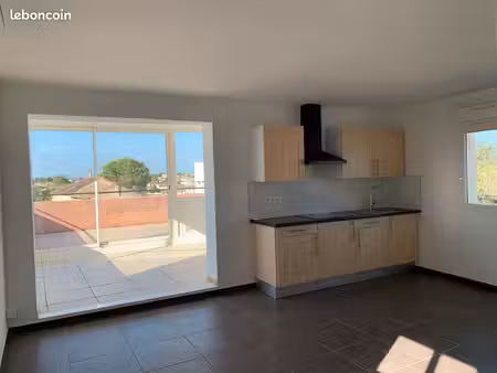 appartement 2 pièces - 61 m² - étage 2/2
