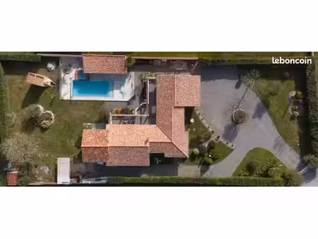 belle villa avec piscine
