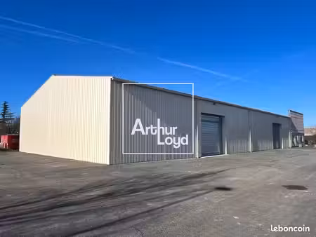 local d'activité 1 206 m²