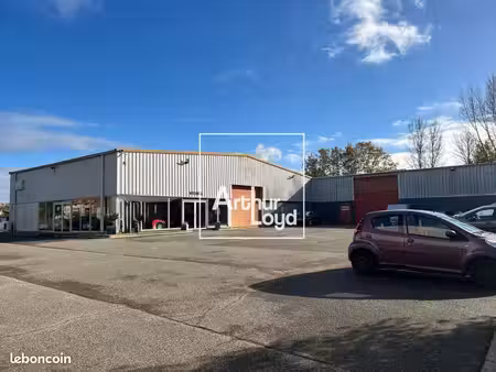 local d'activité 850 m²