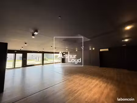 local commercial 450 m²