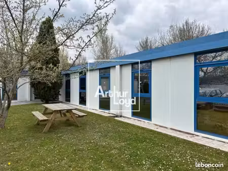 bureaux 192 m²