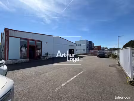 local d'activité 650 m²