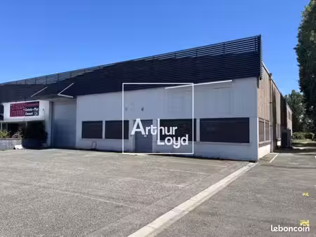 local d'activité 1 100 m²