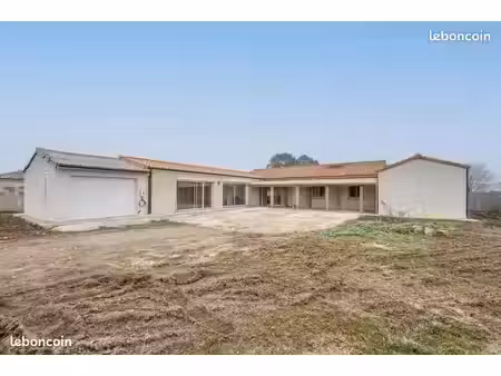 maison 5 chambres avec piscine intérieure