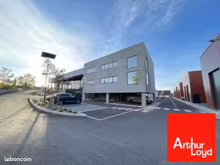 bureaux 100 m²