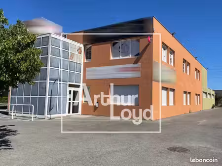 bureau 130 m²