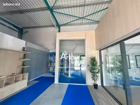 local d'activité 170 m²